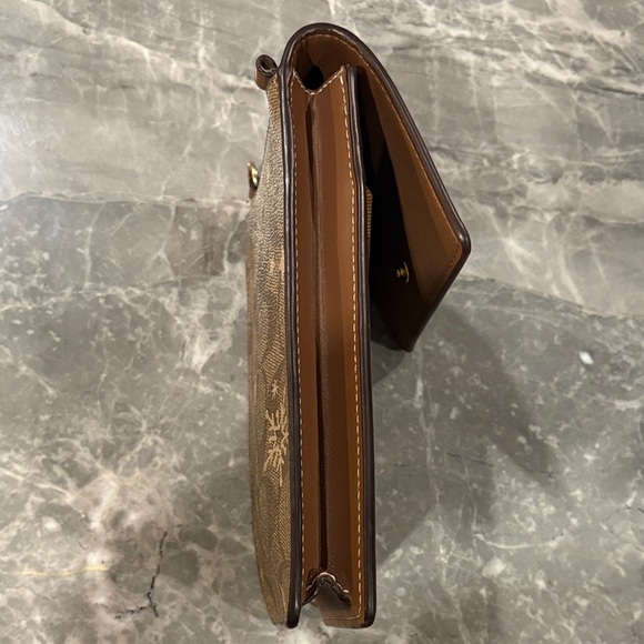 Coach Wallet in Snowflake Pattern - Picture 5 of 7